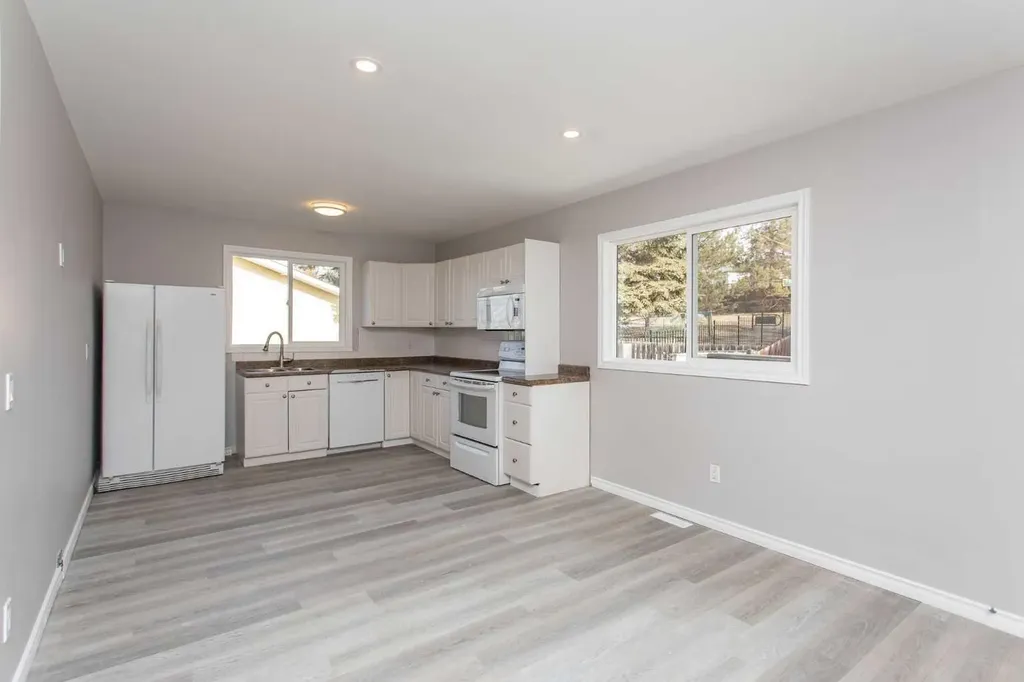 103 Westview Drive Sylvan Lake AB T4S 1H7