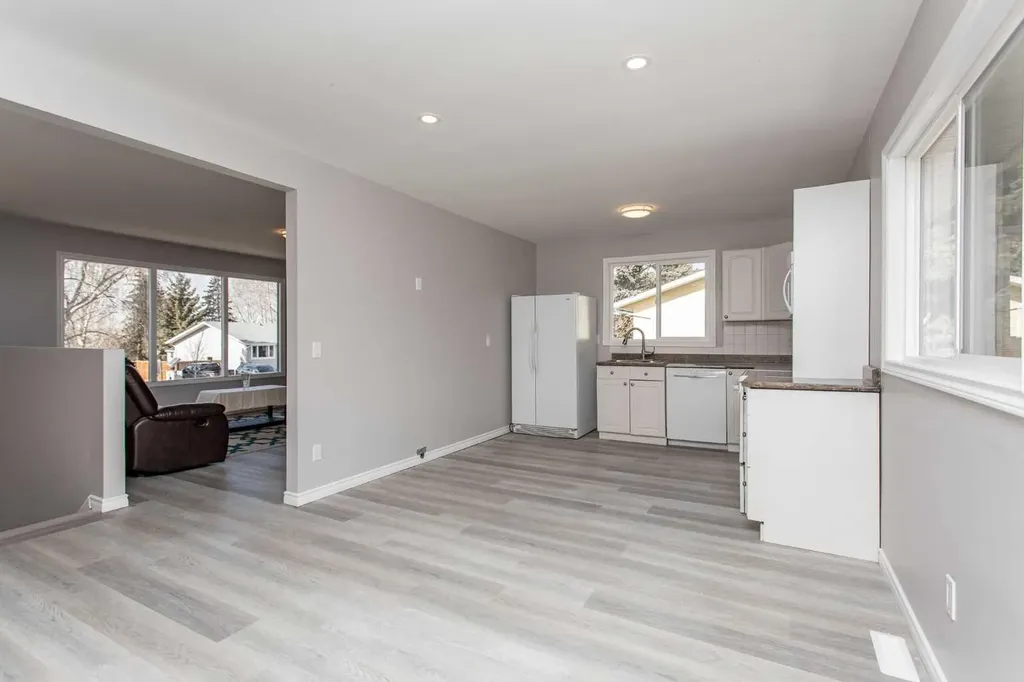 103 Westview Drive Sylvan Lake AB T4S 1H7