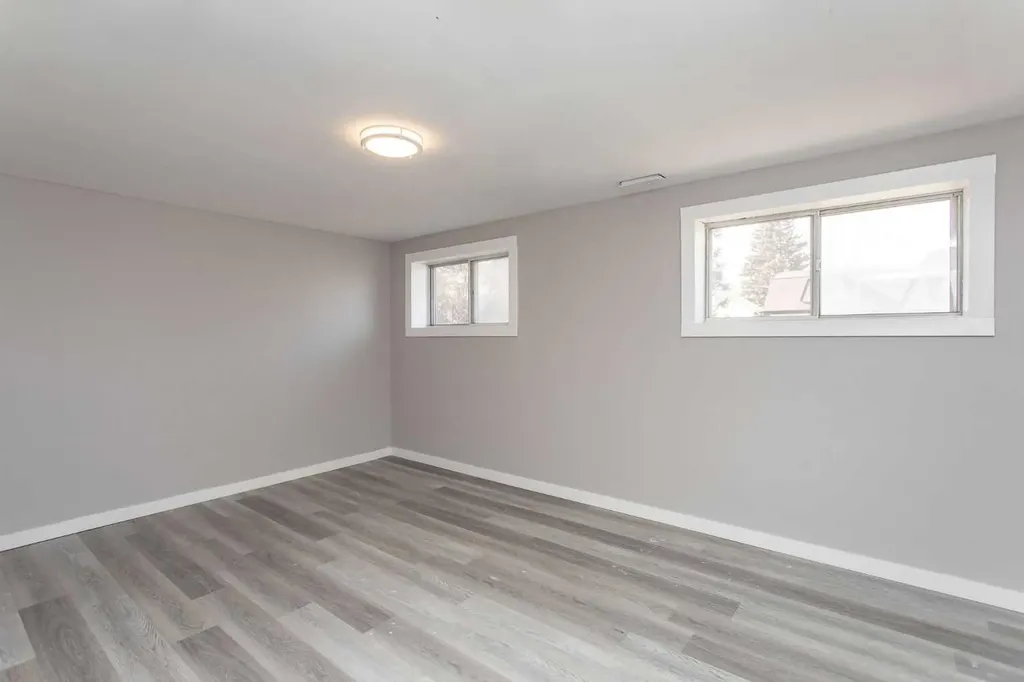 103 Westview Drive Sylvan Lake AB T4S 1H7
