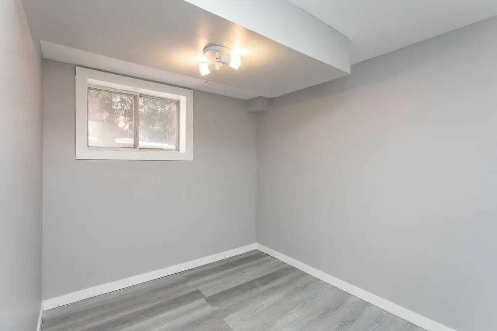 103 Westview Drive Sylvan Lake AB T4S 1H7
