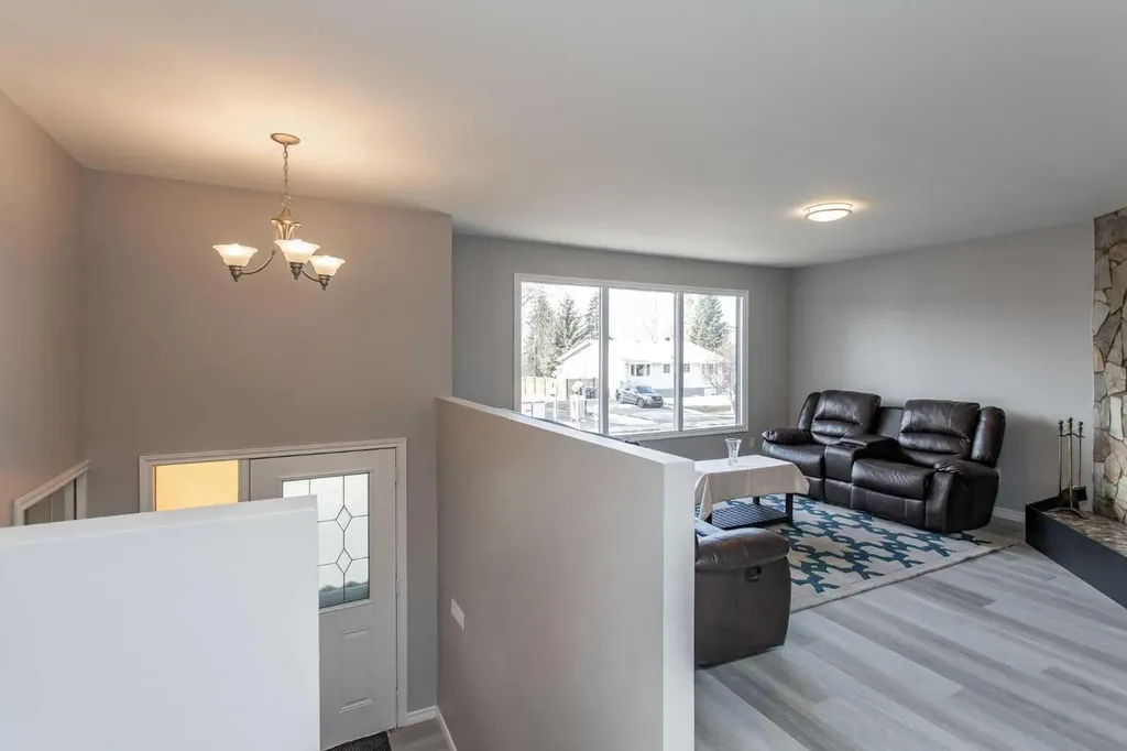 103 Westview Drive Sylvan Lake AB T4S 1H7