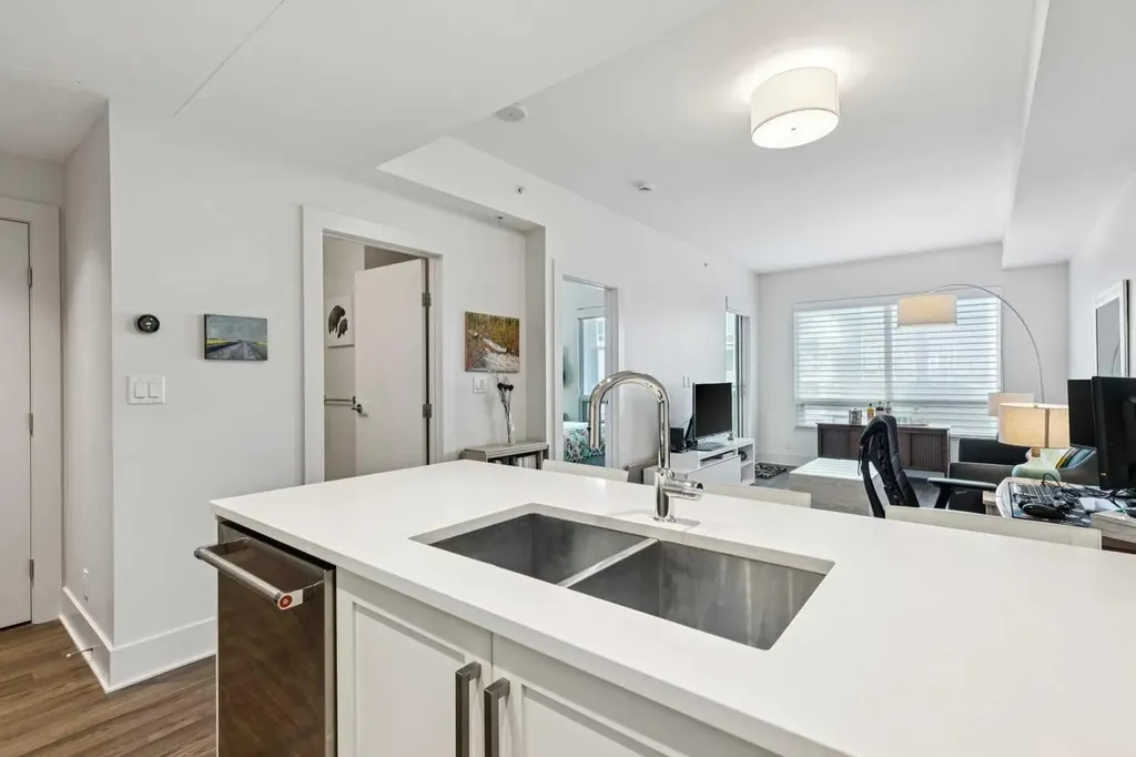 46 9 Street NE Calgary AB T2E 7Y1