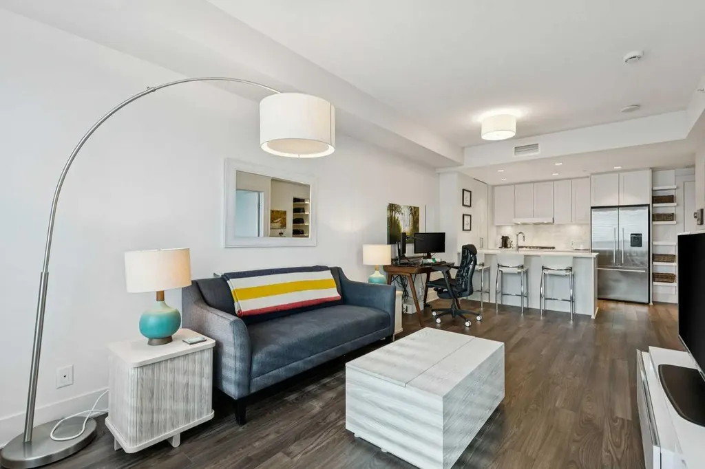 46 9 Street NE Calgary AB T2E 7Y1