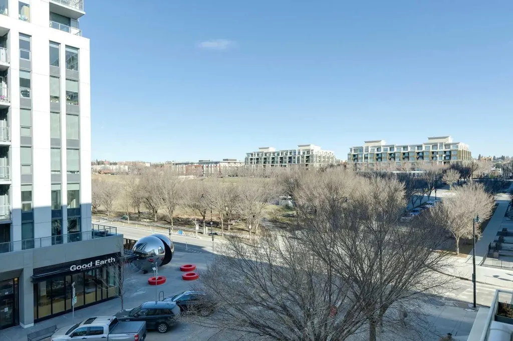 46 9 Street NE Calgary AB T2E 7Y1