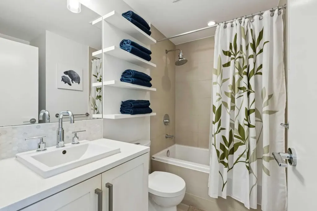 46 9 Street NE Calgary AB T2E 7Y1