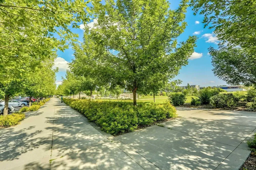 46 9 Street NE Calgary AB T2E 7Y1