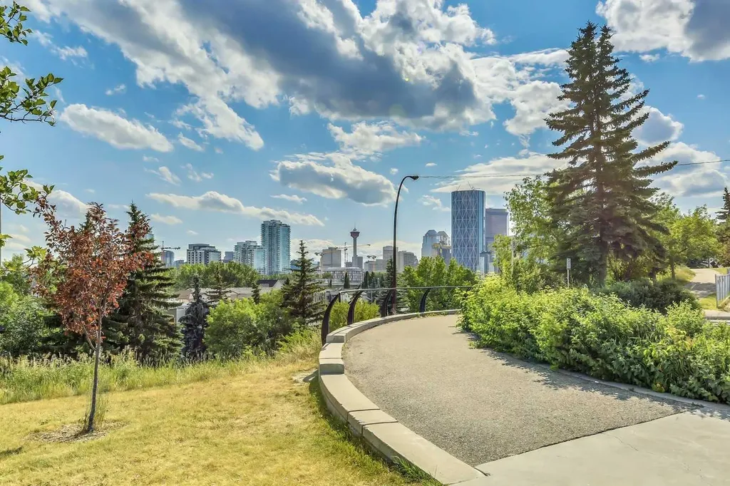 46 9 Street NE Calgary AB T2E 7Y1