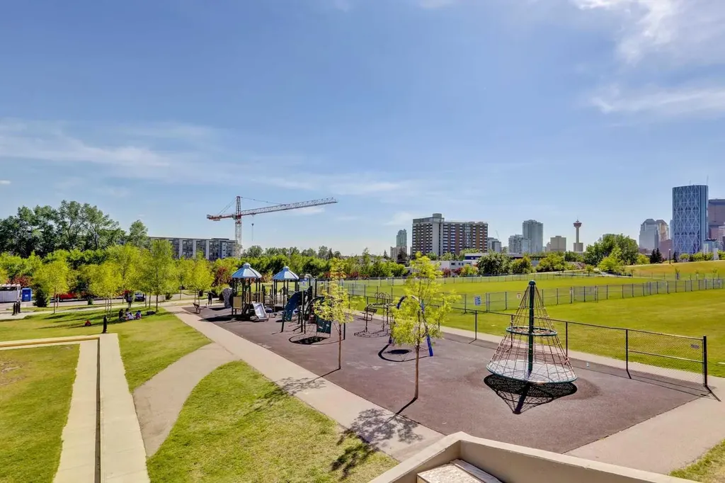 46 9 Street NE Calgary AB T2E 7Y1