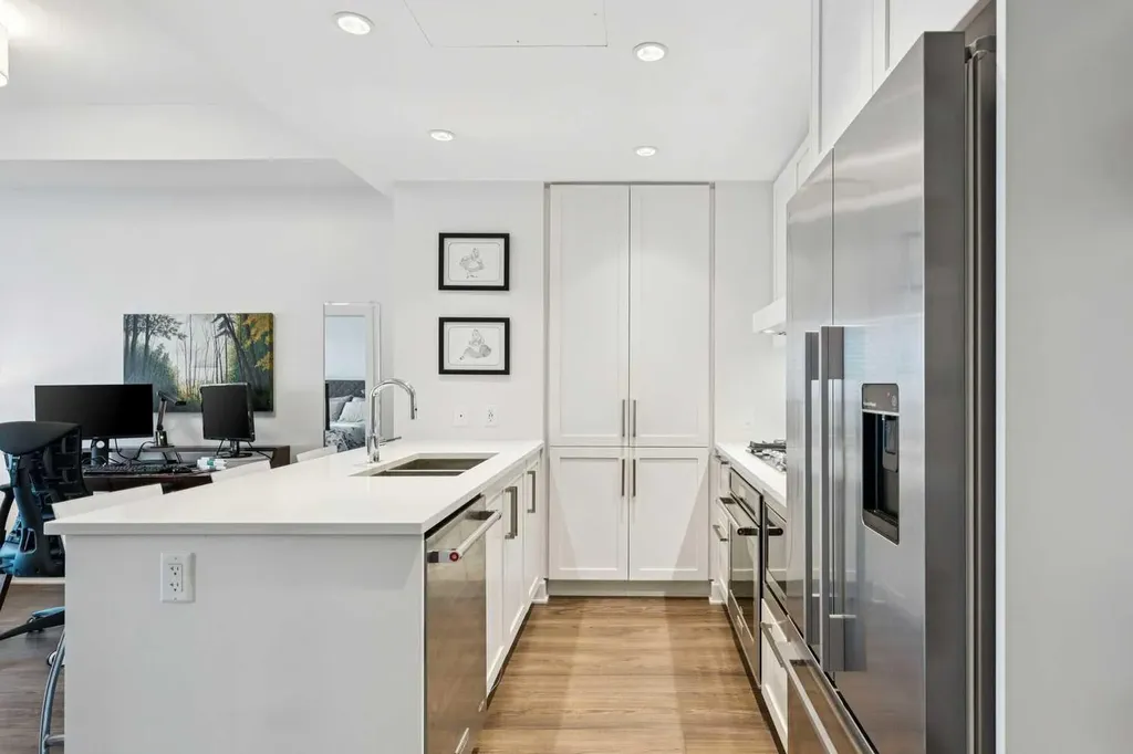 46 9 Street NE Calgary AB T2E 7Y1