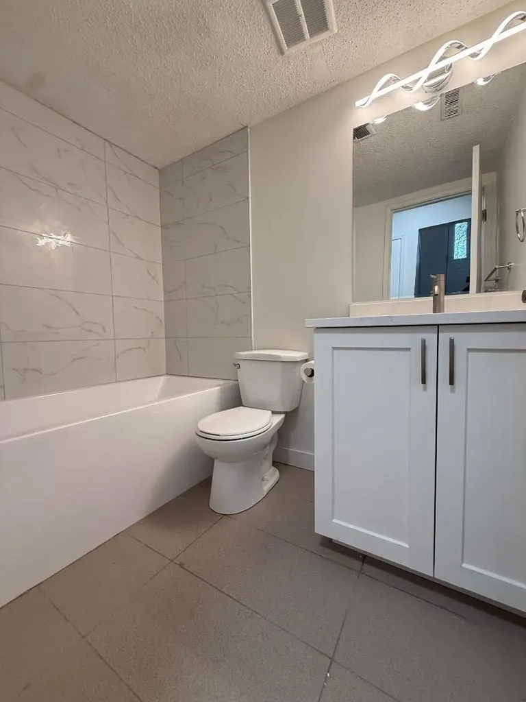 1207 44 Street SE Calgary AB T2A5E6