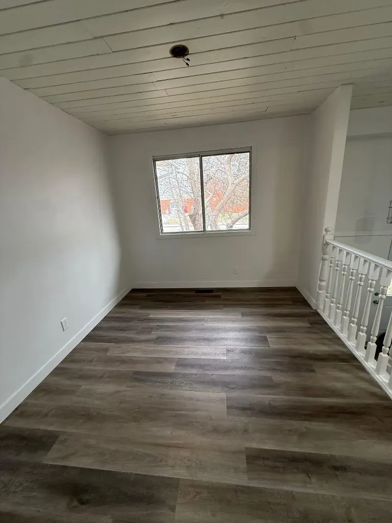 1207 44 Street SE Calgary AB T2A5E6