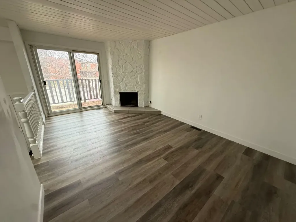 1207 44 Street SE Calgary AB T2A5E6