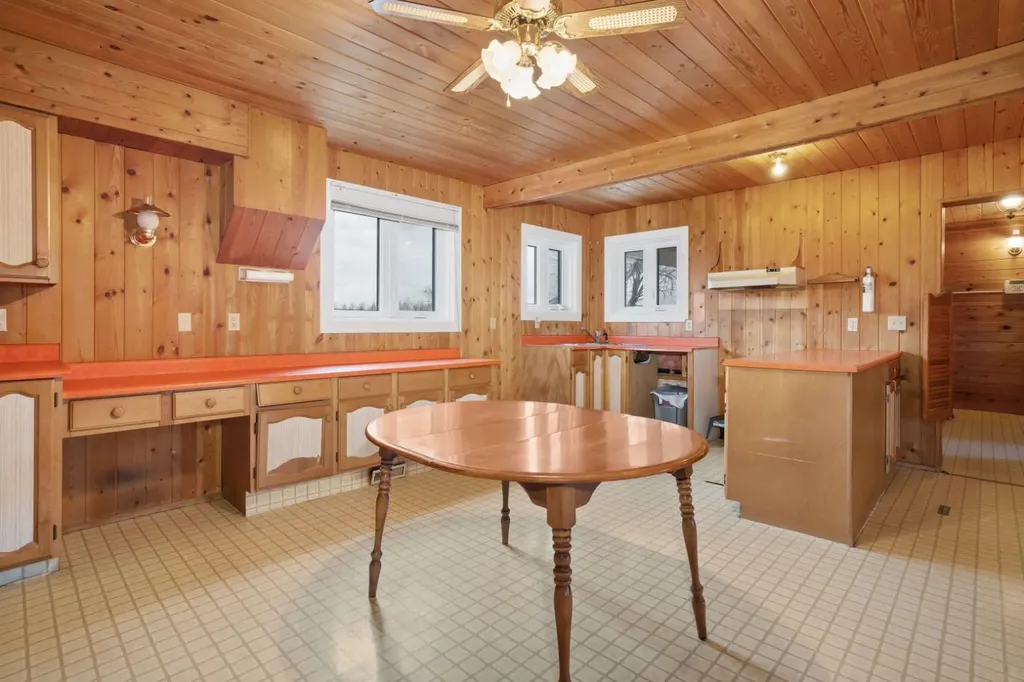 43040 Highway 855 Rural Flagstaff County AB T0B 2M1