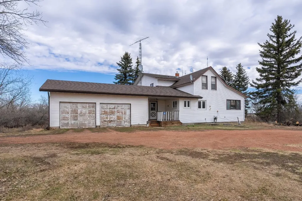 43040 Highway 855 Rural Flagstaff County AB T0B 2M1