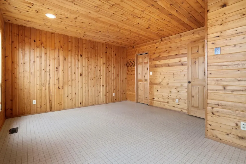 43040 Highway 855 Rural Flagstaff County AB T0B 2M1
