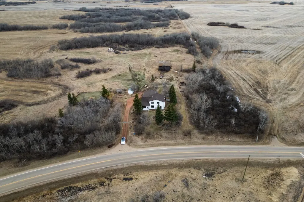 43040 Highway 855 Rural Flagstaff County AB T0B 2M1