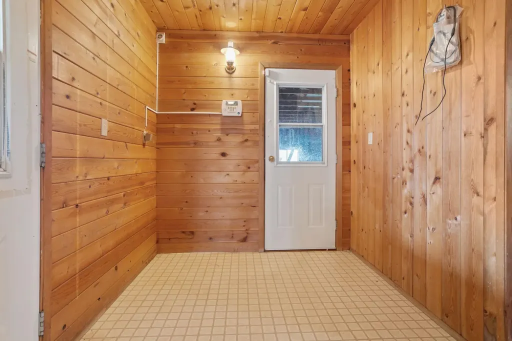 43040 Highway 855 Rural Flagstaff County AB T0B 2M1