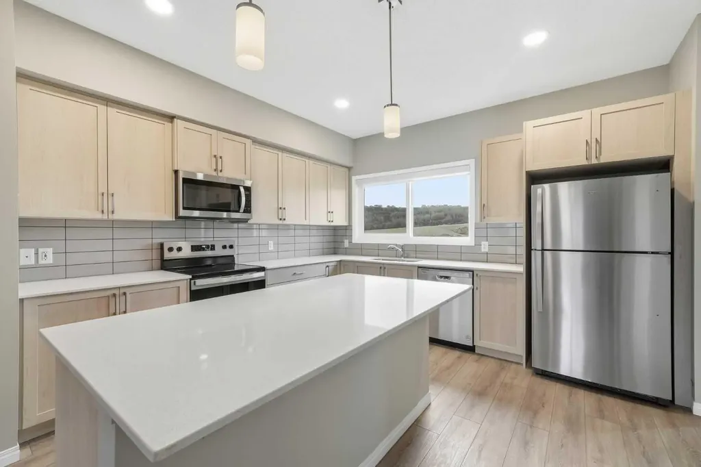 831 Wolf Willow Boulevard SE Calgary AB T2X 5R6