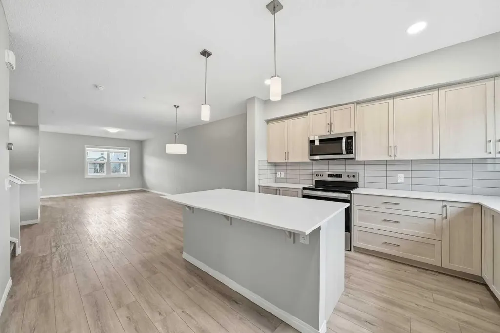 831 Wolf Willow Boulevard SE Calgary AB T2X 5R6
