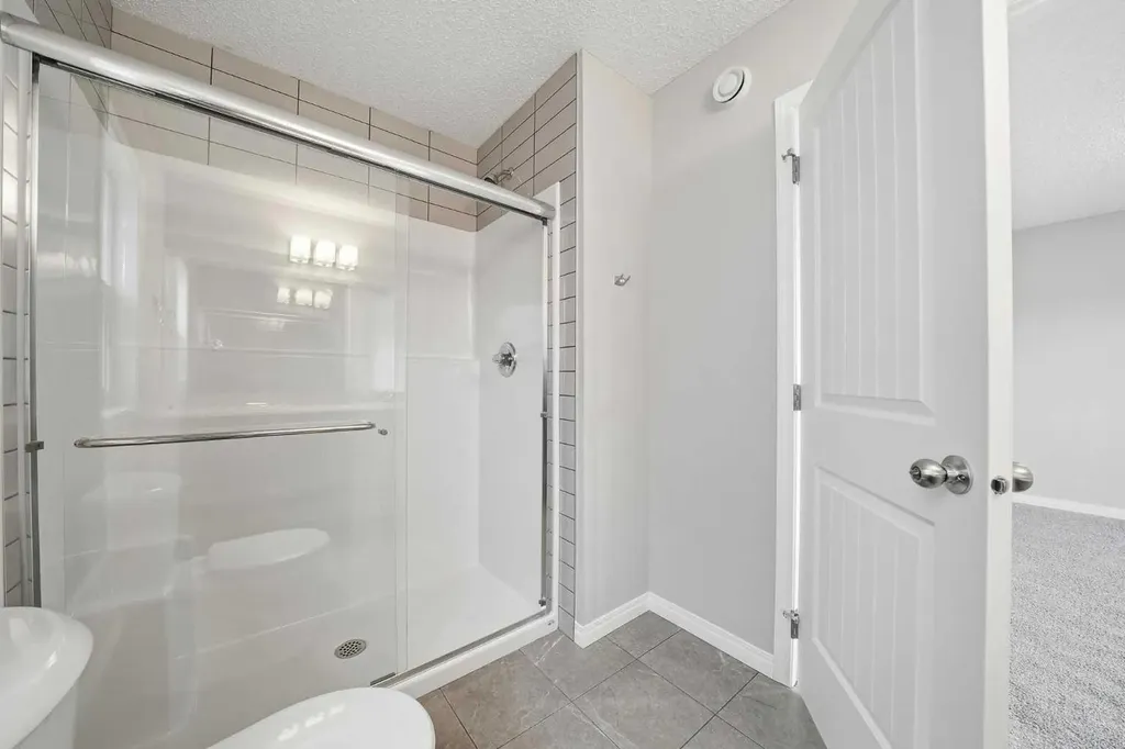 831 Wolf Willow Boulevard SE Calgary AB T2X 5R6