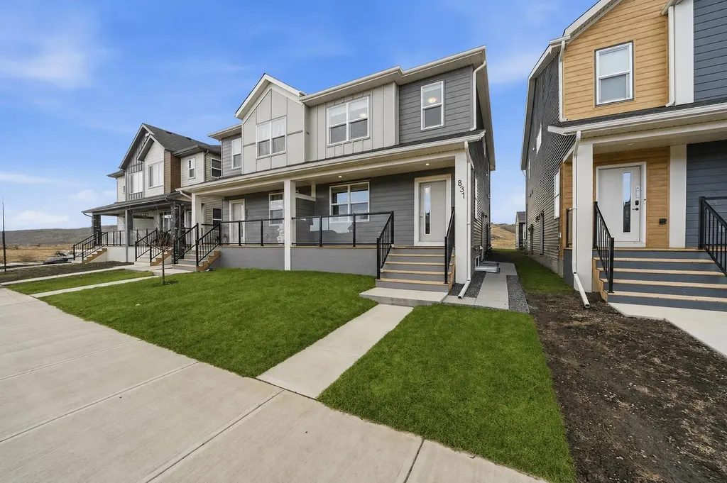 831 Wolf Willow Boulevard SE Calgary AB T2X 5R6