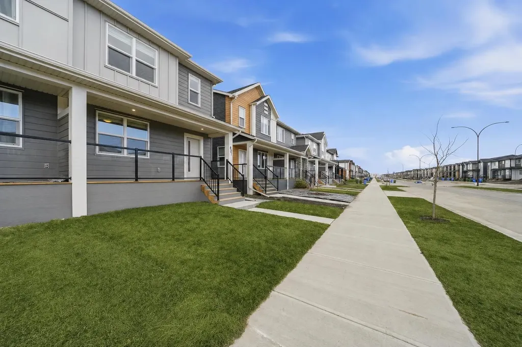 831 Wolf Willow Boulevard SE Calgary AB T2X 5R6