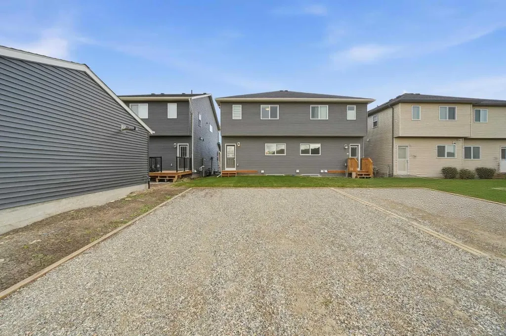 831 Wolf Willow Boulevard SE Calgary AB T2X 5R6