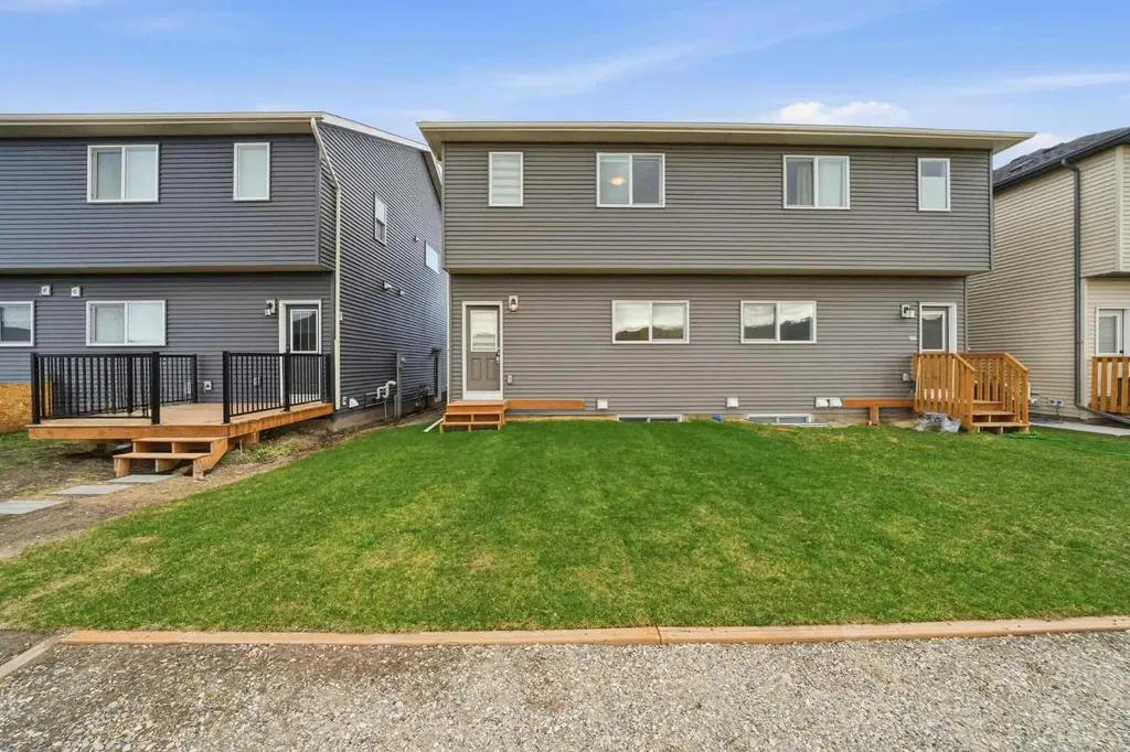 831 Wolf Willow Boulevard SE Calgary AB T2X 5R6