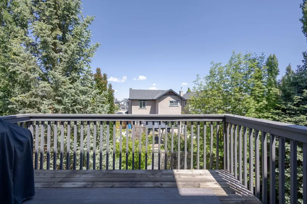 74 Valley Crest Rise NW Calgary AB T3B5Y9