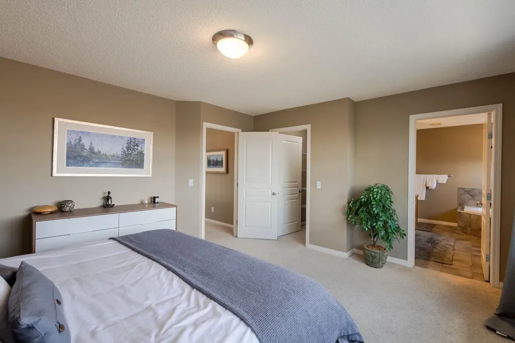 74 Valley Crest Rise NW Calgary AB T3B5Y9