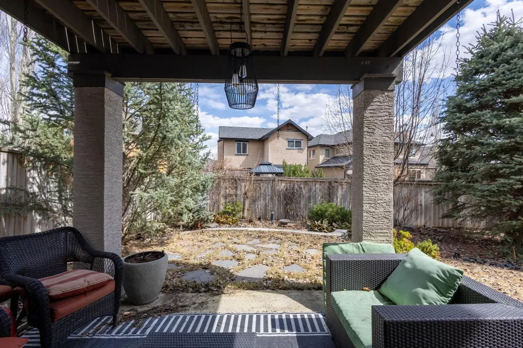 74 Valley Crest Rise NW Calgary AB T3B5Y9