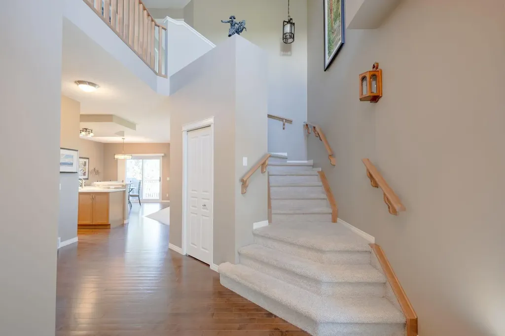 74 Valley Crest Rise NW Calgary AB T3B5Y9