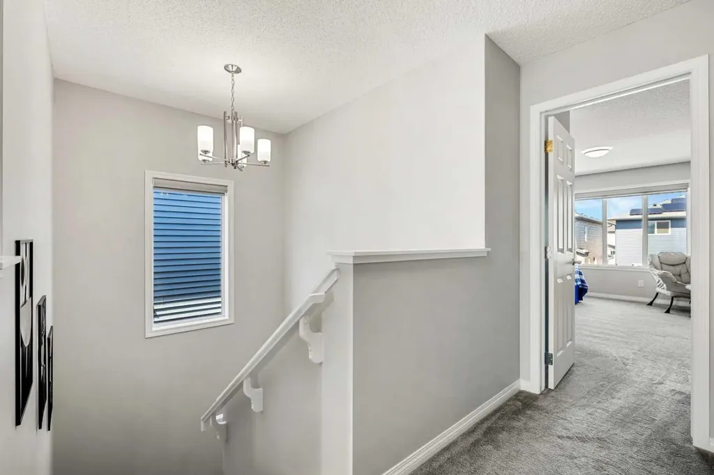 1020 Chinook Gate Heath SW Airdrie AB T4B 5C9