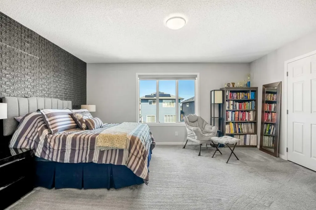 1020 Chinook Gate Heath SW Airdrie AB T4B 5C9