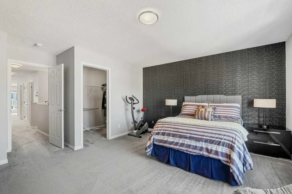 1020 Chinook Gate Heath SW Airdrie AB T4B 5C9