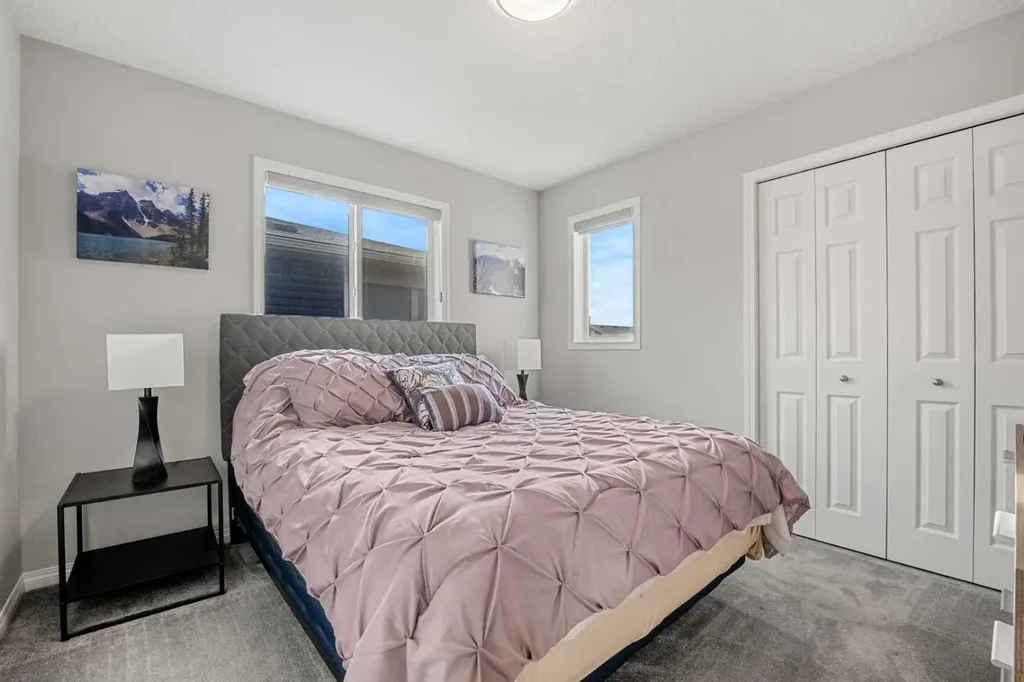 1020 Chinook Gate Heath SW Airdrie AB T4B 5C9