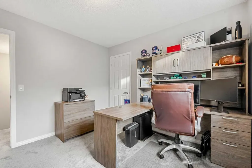 1020 Chinook Gate Heath SW Airdrie AB T4B 5C9