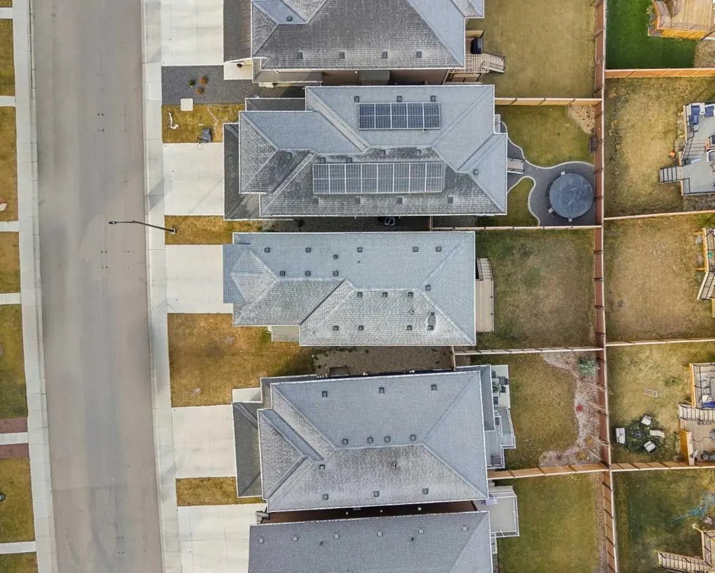 1020 Chinook Gate Heath SW Airdrie AB T4B 5C9