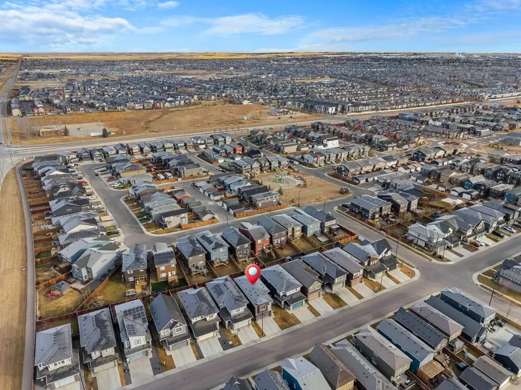 1020 Chinook Gate Heath SW Airdrie AB T4B 5C9