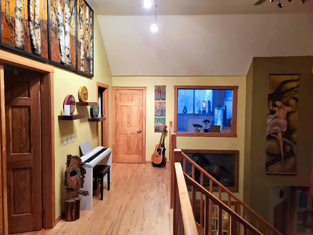 4643 29 Avenue NW Calgary AB T3B0J1