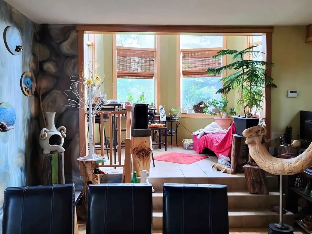 4643 29 Avenue NW Calgary AB T3B0J1