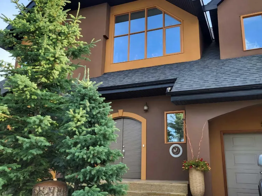 4643 29 Avenue NW Calgary AB T3B0J1