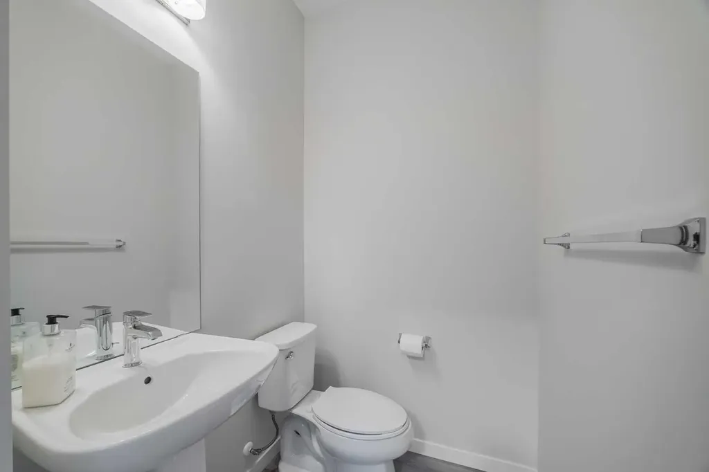 59 Walgrove Plaza SE Calgary AB T2X 4E1
