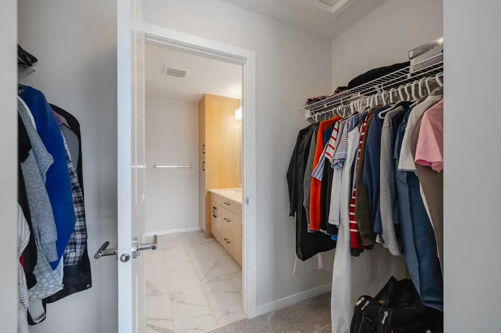 59 Walgrove Plaza SE Calgary AB T2X 4E1
