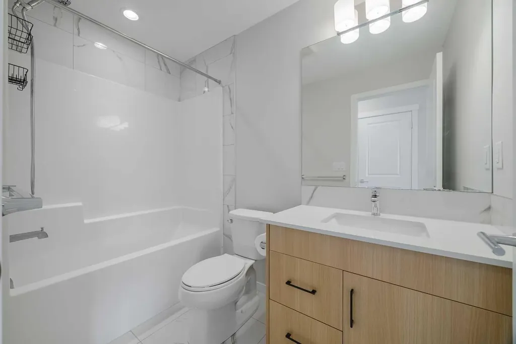 59 Walgrove Plaza SE Calgary AB T2X 4E1