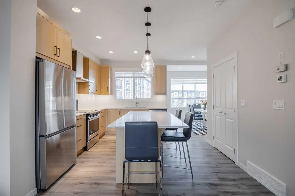 59 Walgrove Plaza SE Calgary AB T2X 4E1