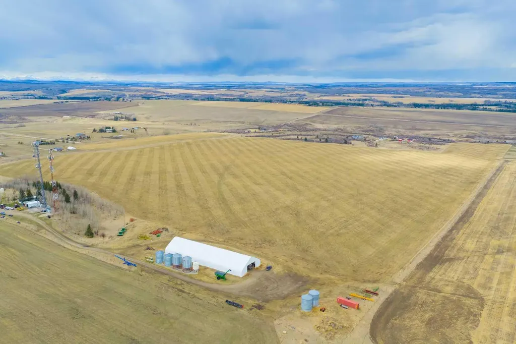 Nw; 29; 22; 2; W5m Rural Foothills County AB T1S2P5