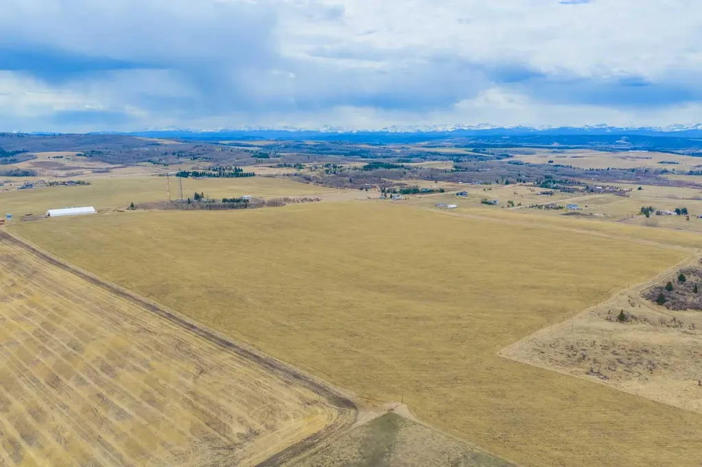 Nw; 29; 22; 2; W5m Rural Foothills County AB T1S2P5