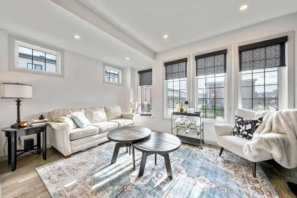 81 Greenbriar Place NW Calgary AB T3B 6J1
