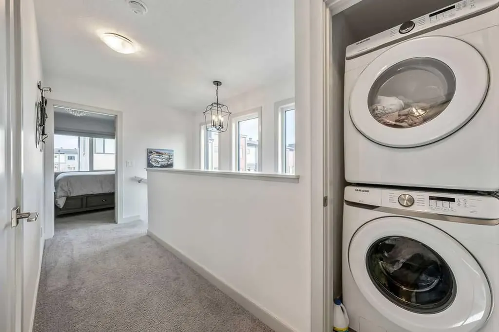 81 Greenbriar Place NW Calgary AB T3B 6J1